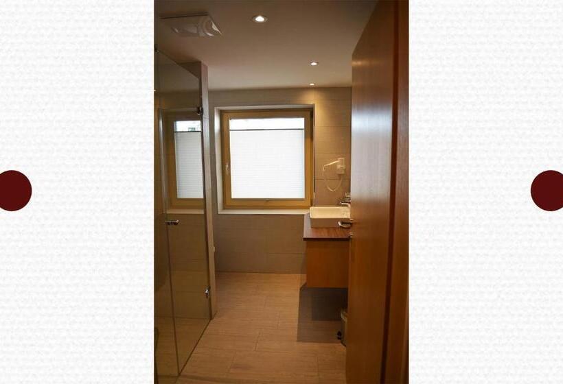 آپارتمان 2 خوابه, Poltehof