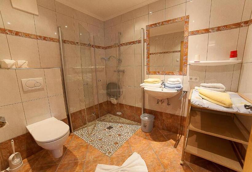 דירת שלושה חדרים, Bauernhofurlaub Sinnhubgut