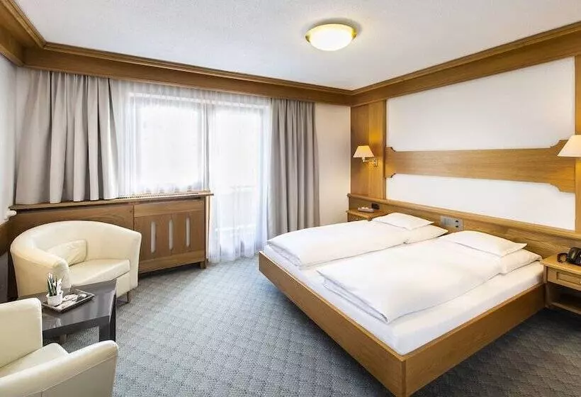 Habitación Clásica con Balcón, Rössle Superior