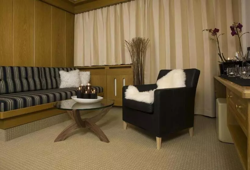 Habitación Clásica con Balcón, Rössle Superior