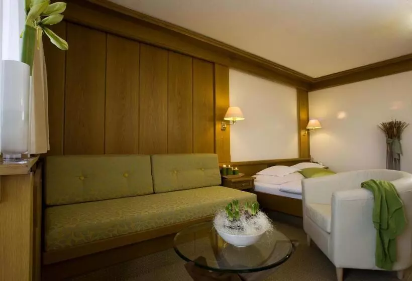Habitación Clásica con Balcón, Rössle Superior