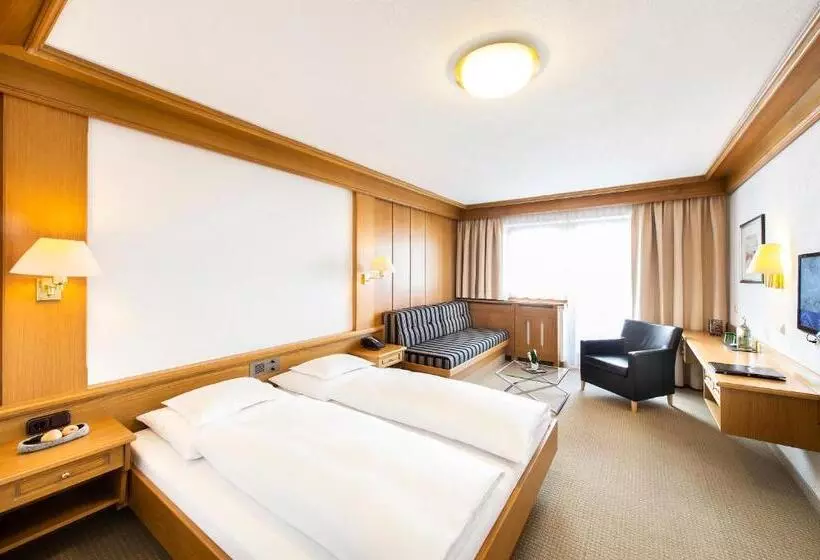 Habitación Clásica con Balcón, Rössle Superior