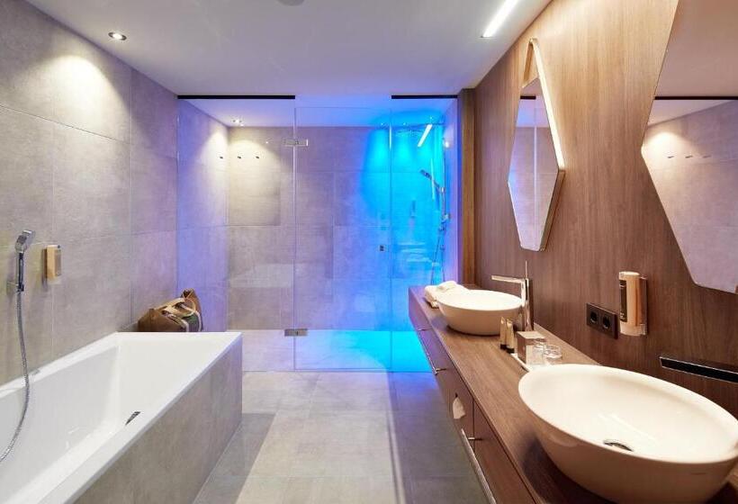 Люкс Премиум, Zillergrundrock Luxury Mountain Resort