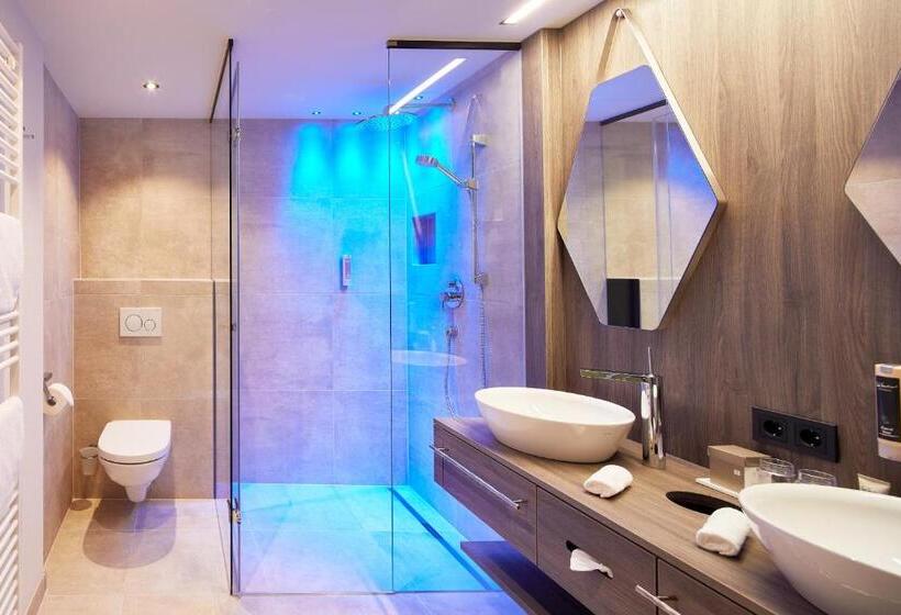 Номер Deluxe с Балконом, Zillergrundrock Luxury Mountain Resort