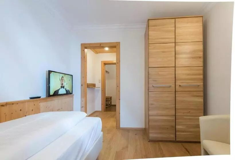 Standard Yhden Hengen Huone, & Landgasthof Ragginger Attersee