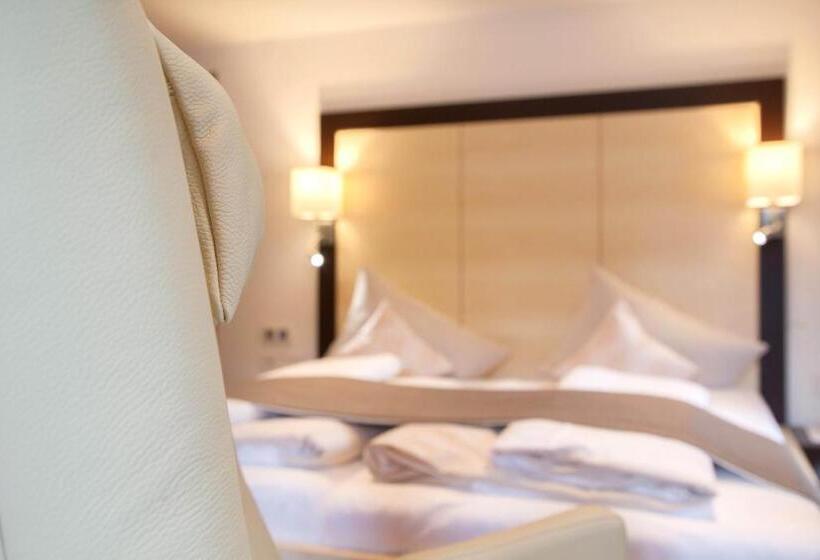 Номер Deluxe с Балконом, Stern