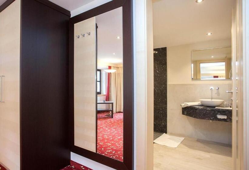 Номер Deluxe с Балконом, Stern