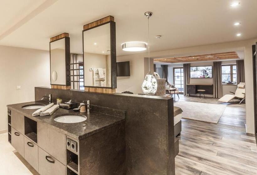 Люкс Повышенной Комфортности, Stern