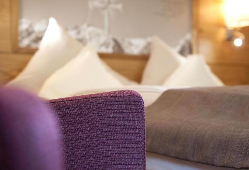 Номер Deluxe с Балконом, Stern