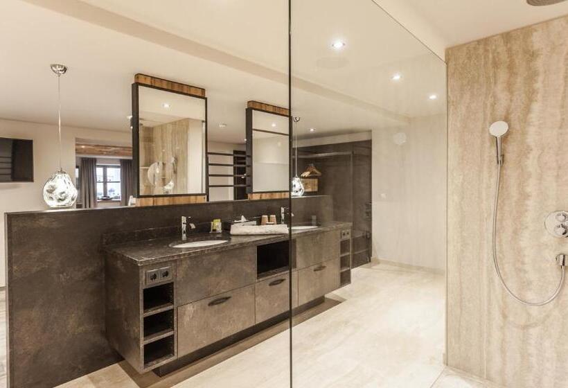 Люкс Повышенной Комфортности, Stern