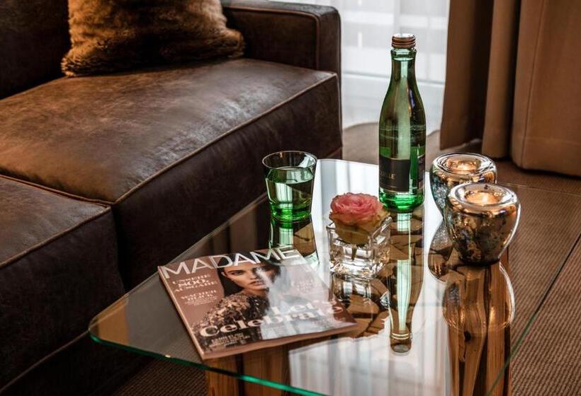 סוויטה, Superior Hotel Panorama