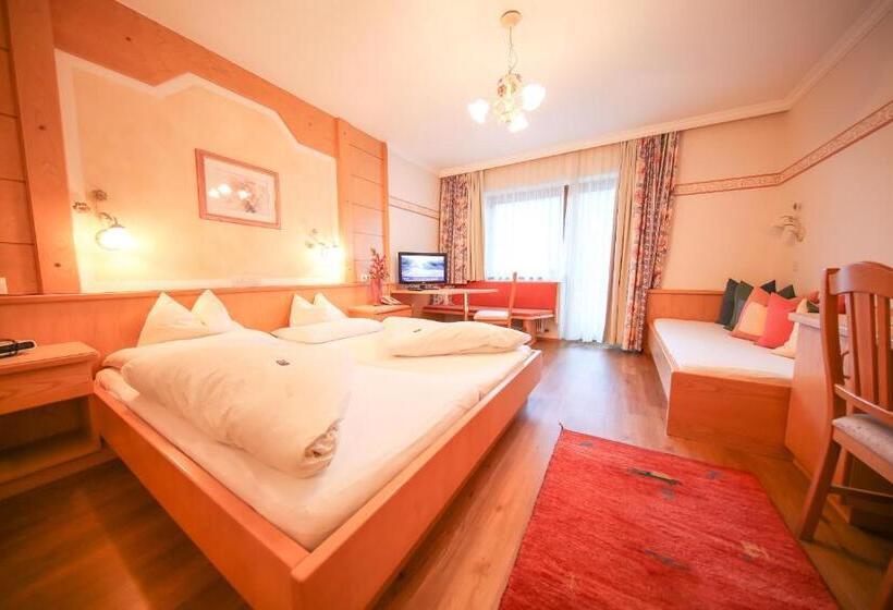 Номер Стандарт с Балконом, Superior Hotel Persal