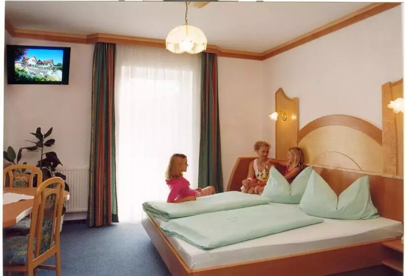 ファミリールーム, Dreimaederlhaus Pension
