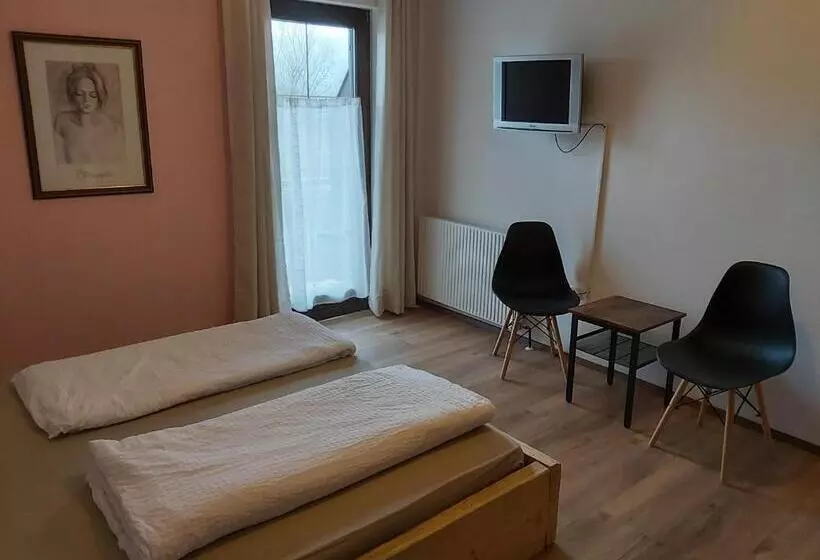 スタンダードルーム, Dreimaederlhaus Pension