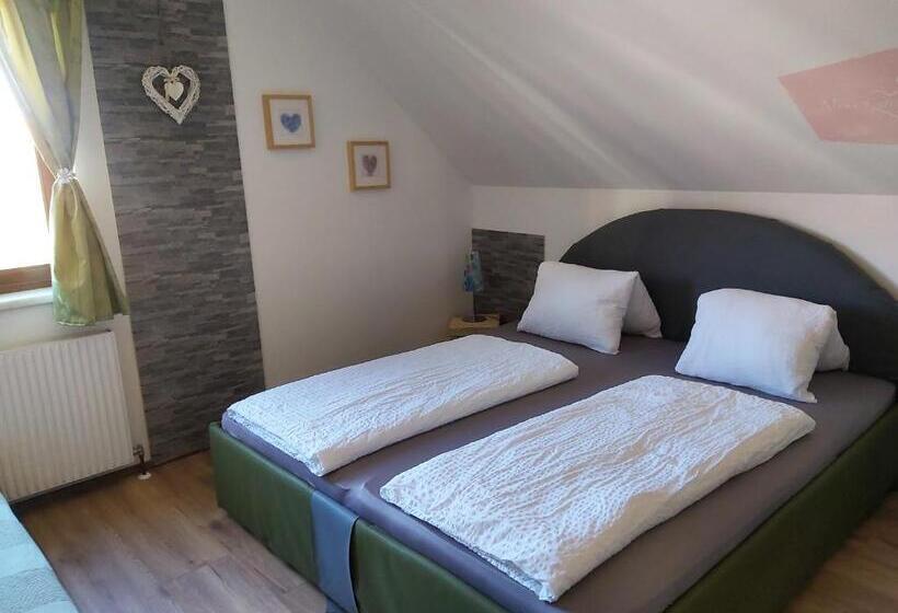 Трехместный Номер Классика, Dreimaederlhaus Pension