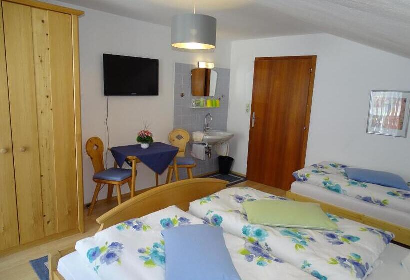 غرفة قياسية ثلاثية, Pension Bayrhammer