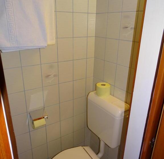 غرفة قياسية ثلاثية, Pension Bayrhammer