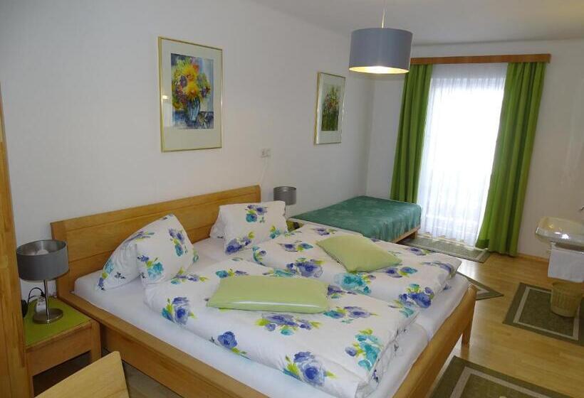 غرفة قياسية ثلاثية, Pension Bayrhammer