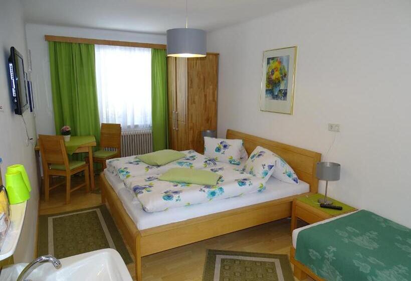 غرفة قياسية ثلاثية, Pension Bayrhammer