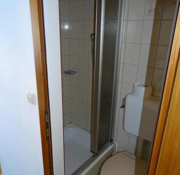 غرفة قياسية ثلاثية, Pension Bayrhammer