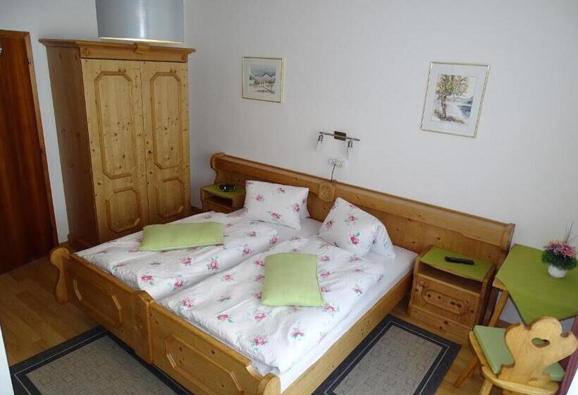 غرفة قياسية ثلاثية, Pension Bayrhammer