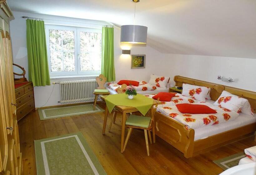 غرفة قياسية رباعية, Pension Bayrhammer