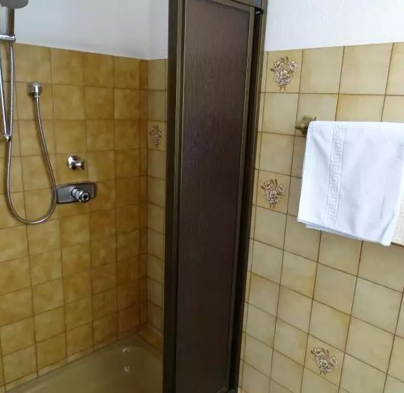 スタンダード４人部屋, Pension Bayrhammer