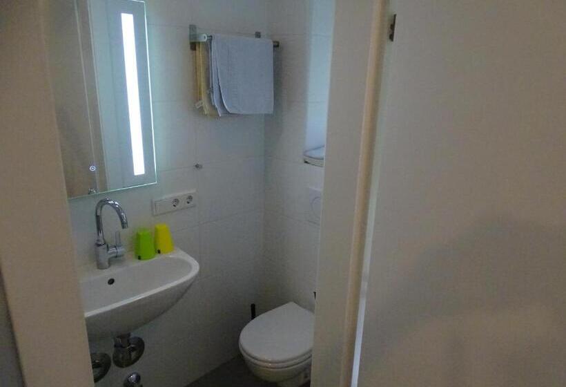 إستوديو قياسى, Pension Bayrhammer