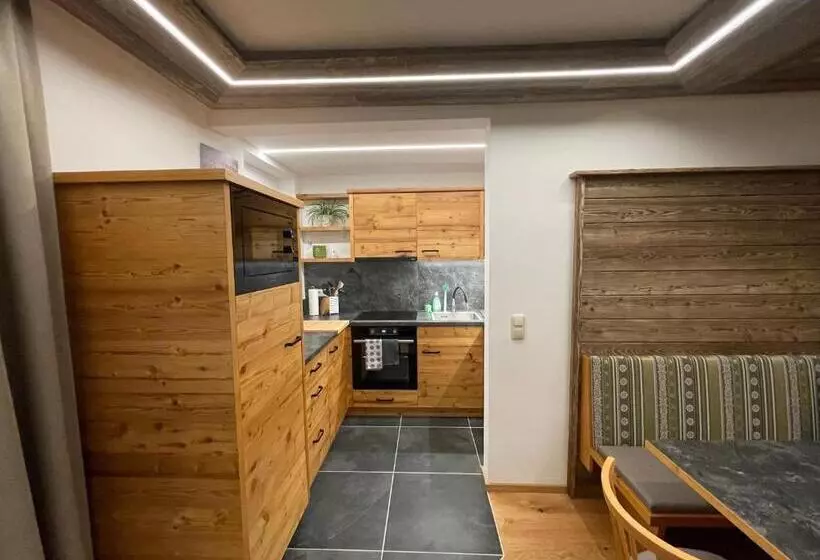 バルコニー付き１ベッドルームアパートメント, Pension Und Apartment Edelweiß