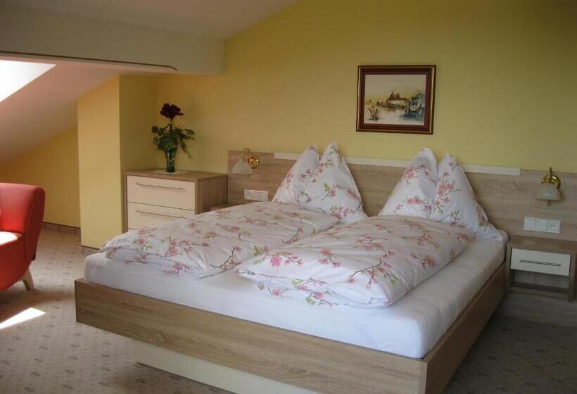 غرفة قياسية مزوَّدة بشُرفة, Pension Schlömmer