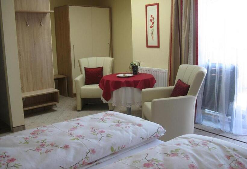 غرفة قياسية مزوَّدة بشُرفة, Pension Schlömmer