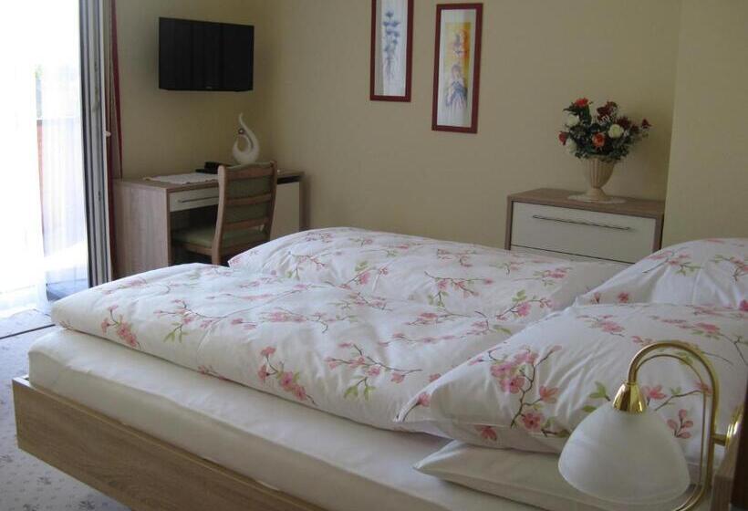 غرفة قياسية مزوَّدة بشُرفة, Pension Schlömmer