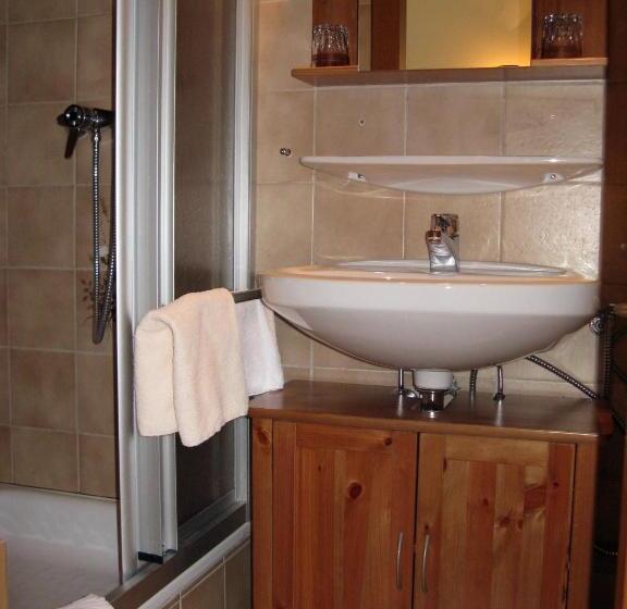 غرفة قياسية ثلاثية, Pension Schlömmer