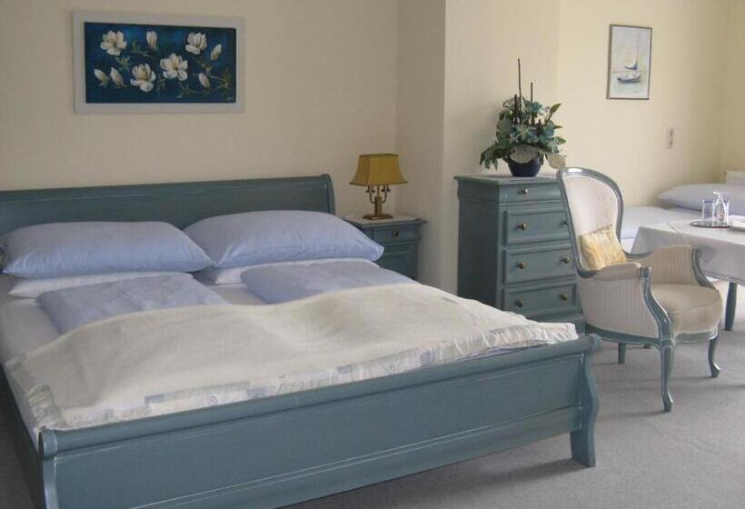 غرفة قياسية رباعية, Pension Schlömmer