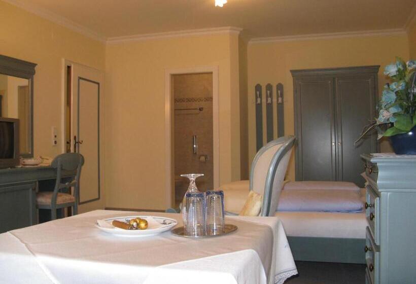 غرفة قياسية رباعية, Pension Schlömmer