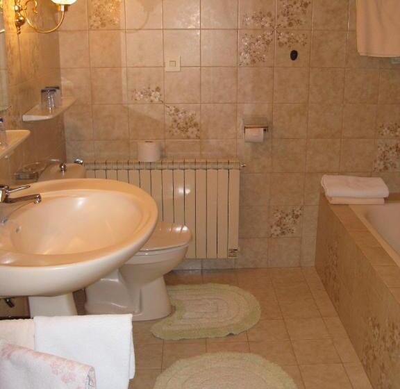 غرفة قياسية رباعية, Pension Schlömmer