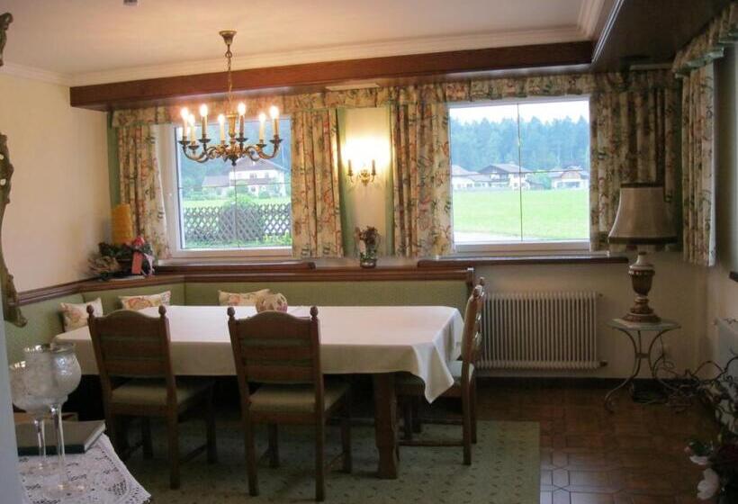 غرفة قياسية مطلّة علي الحديقة, Pension Schlömmer