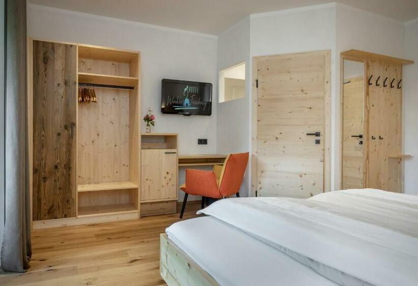 غرفة قياسية مزوَّدة بشُرفة, Winkler Tuschnig