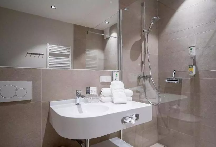 اتاق خانوادگی, Familienhotel Felsenhof