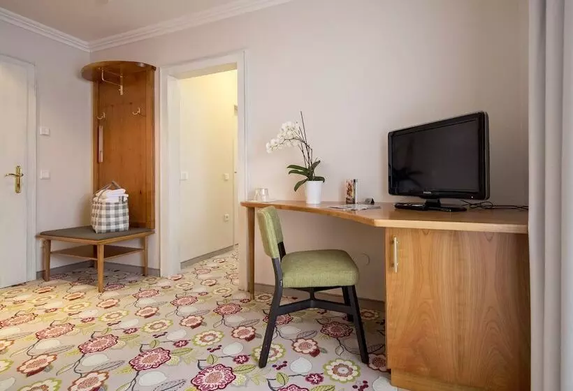 آپارتمان خانوادگی, Familienhotel Felsenhof