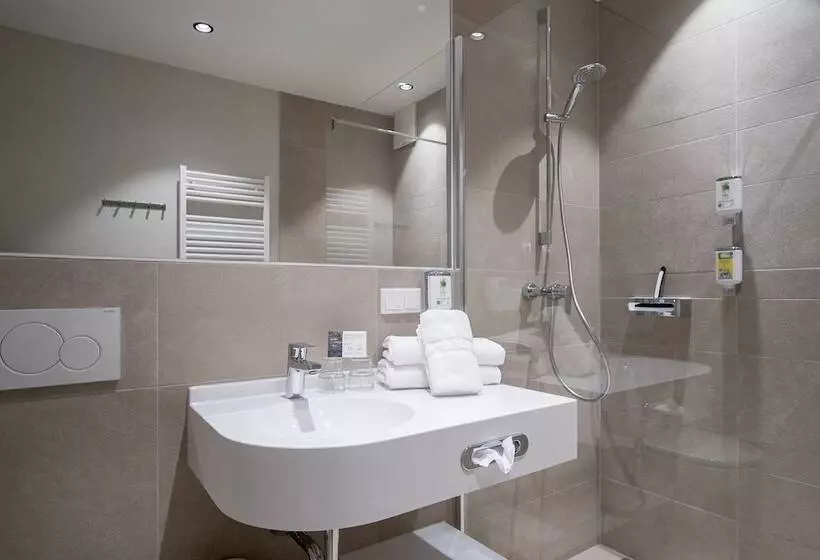 اتاق خانوادگی, Familienhotel Felsenhof