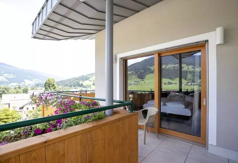 سوییت خانوادگی, Familienhotel Felsenhof