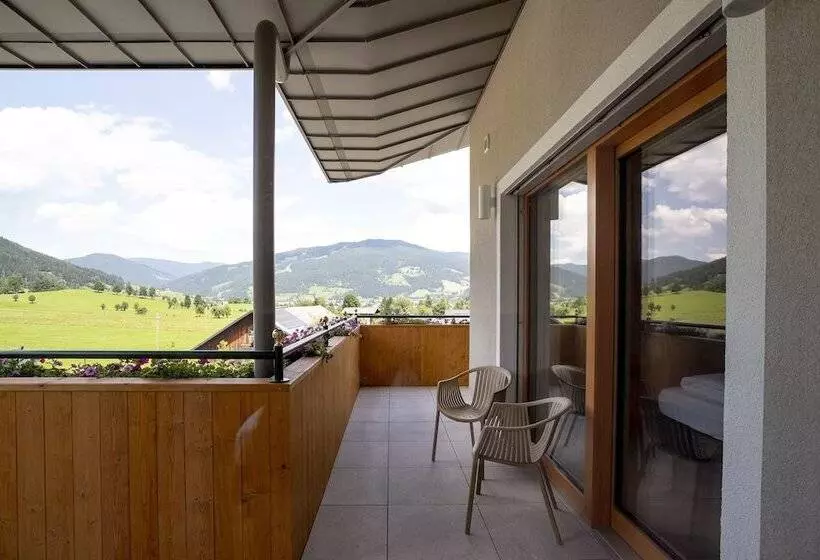 سوییت خانوادگی, Familienhotel Felsenhof