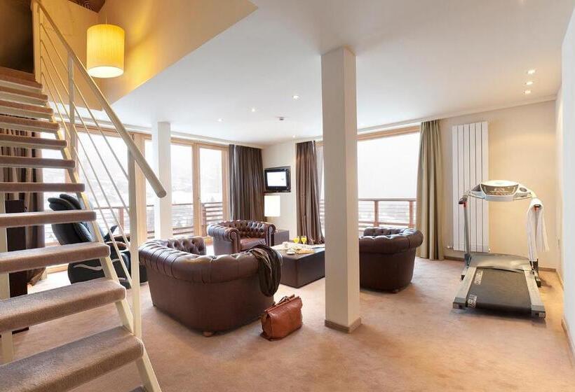 סוויטה דלוקס, Grand Hotel Paradiso