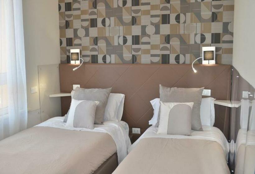 חדר דלוקס, At Your Place