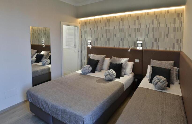 חדר דלוקס לשלושה, At Your Place