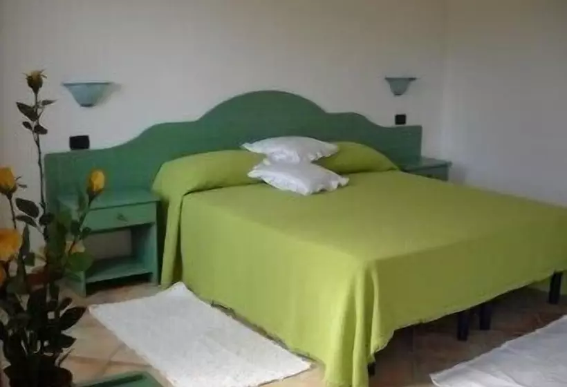 Standard-huone, Cardedu