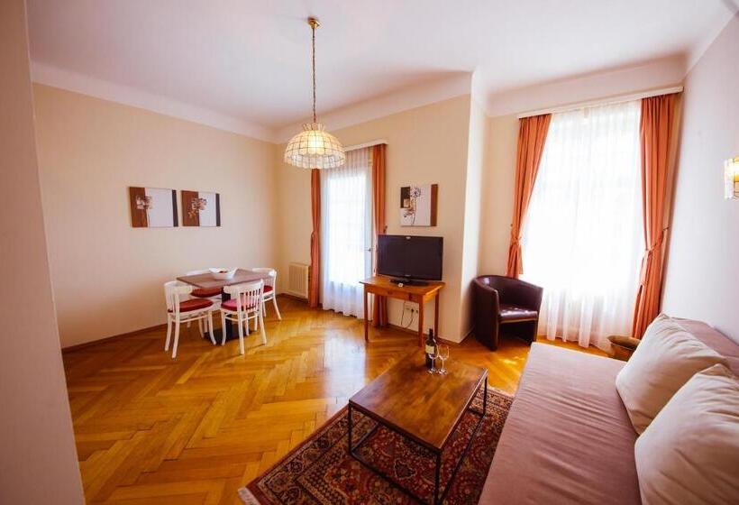 침실 1개 아파트, Carinthia Velden