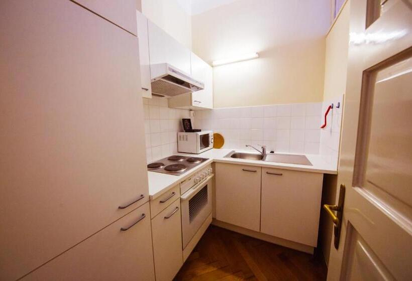 침실 2개 아파트, Carinthia Velden