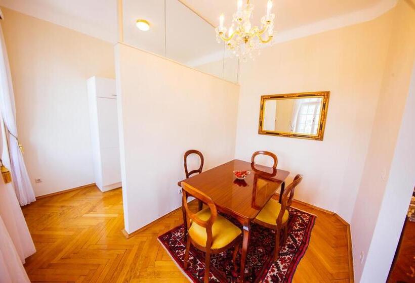 침실 1개 발코니 아파트, Carinthia Velden